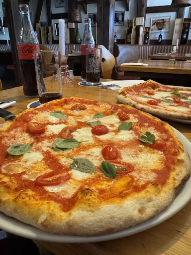Pizzeria Holzfällerstube photo 9